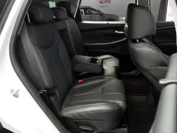 2023 Hyundai Santa Fe с пробегом 28 295 км
