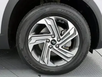 2023 Hyundai Santa Fe с пробегом 28 295 км