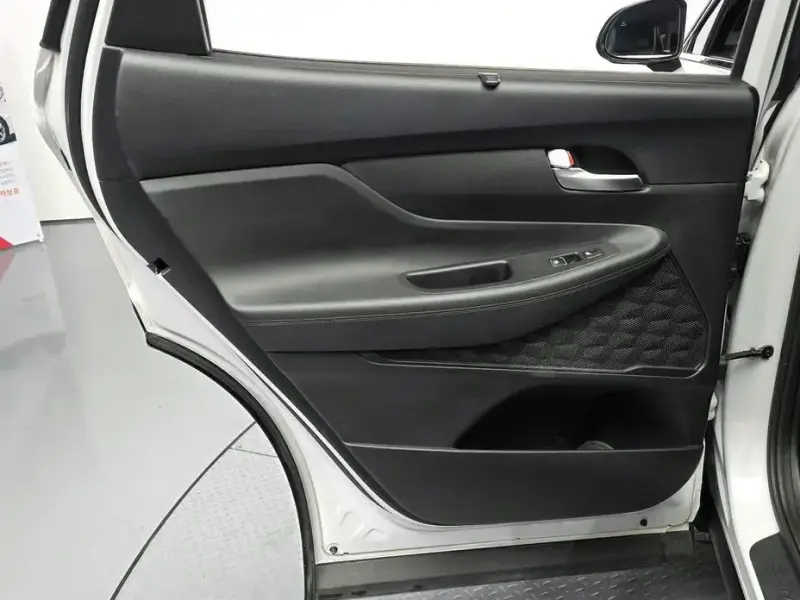 2023 Hyundai Santa Fe с пробегом 28 295 км