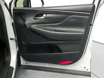 2023 Hyundai Santa Fe с пробегом 28 295 км
