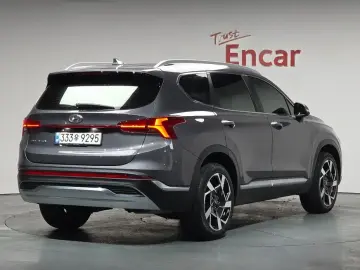 2021 Hyundai Santa Fe с пробегом 15 710 км