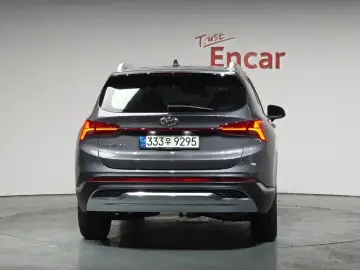 2021 Hyundai Santa Fe с пробегом 15 710 км