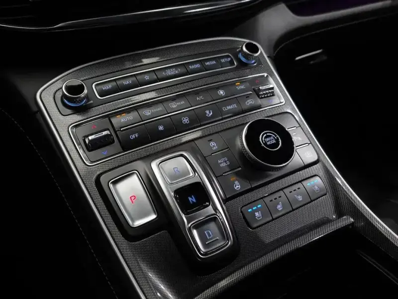 2021 Hyundai Santa Fe с пробегом 15 710 км