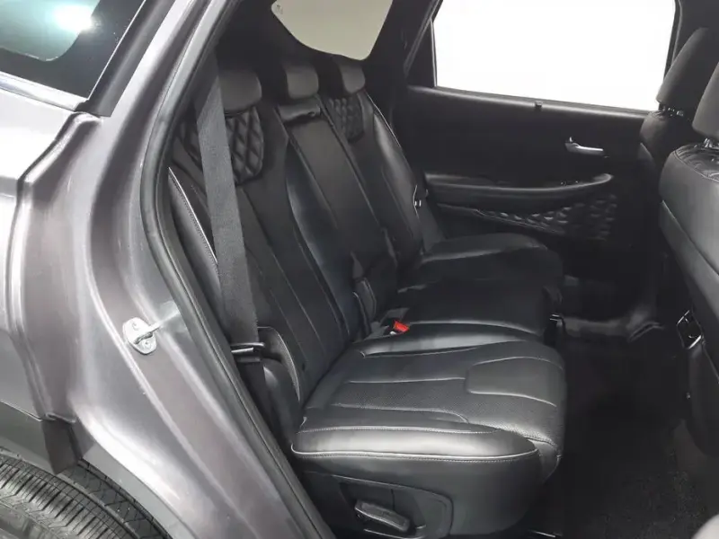 2021 Hyundai Santa Fe с пробегом 15 710 км