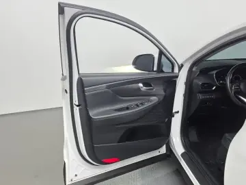2022 Hyundai Santa Fe с пробегом 55 649 км