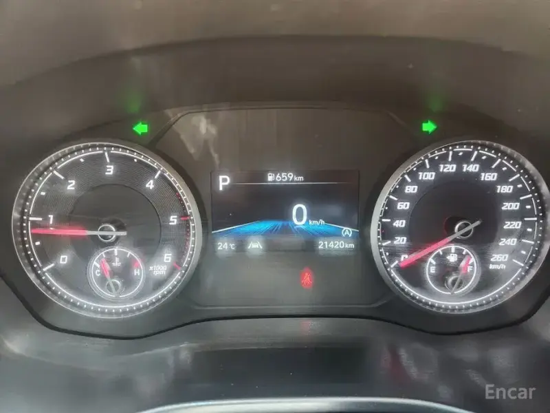 2022 Hyundai Santa Fe с пробегом 21 000 км