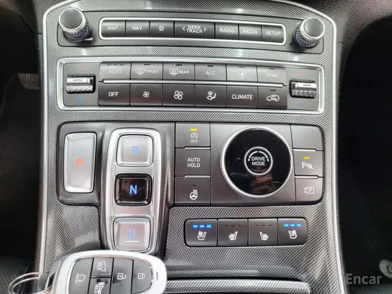 2022 Hyundai Santa Fe с пробегом 11 000 км