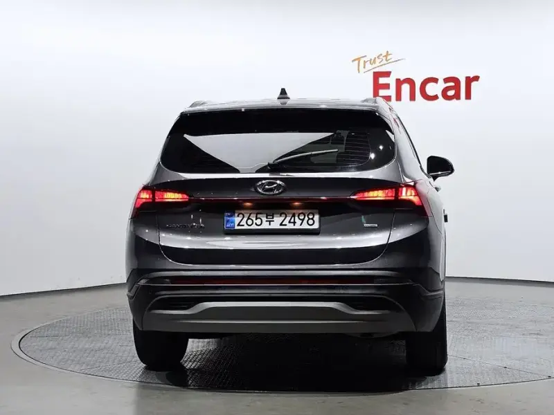 2023 Hyundai Santa Fe с пробегом 45 321 км