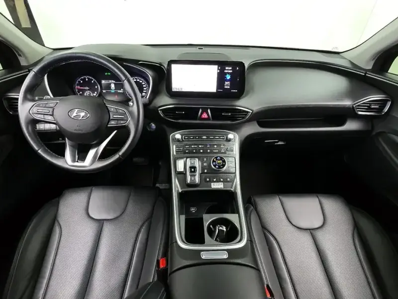 2023 Hyundai Santa Fe с пробегом 77 460 км