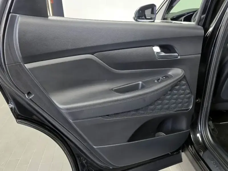 2023 Hyundai Santa Fe с пробегом 77 460 км