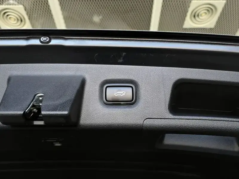 2023 Hyundai Santa Fe с пробегом 77 460 км