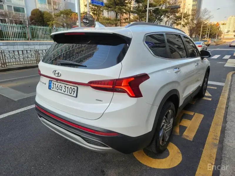 2023 Hyundai Santa Fe с пробегом 64 607 км