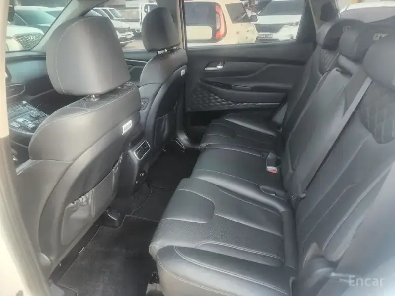 2023 Hyundai Santa Fe с пробегом 64 607 км