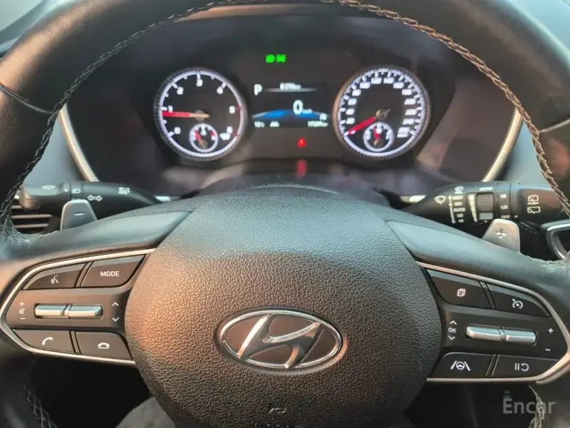 2022 Hyundai Santa Fe с пробегом 17 303 км