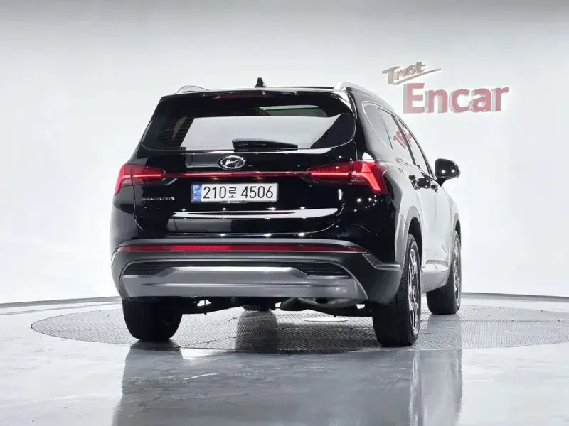 2022 Hyundai Santa Fe с пробегом 50 001 км