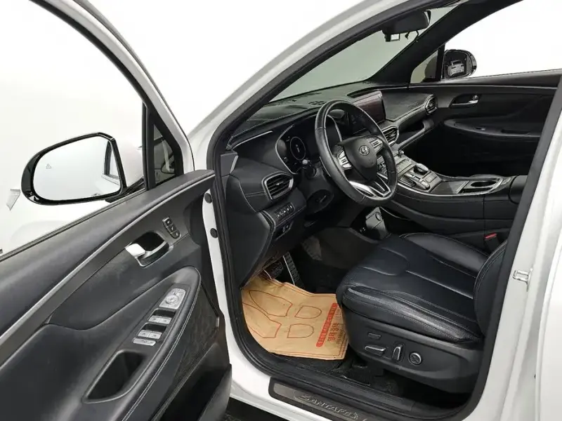 2023 Hyundai Santa Fe с пробегом 31 643 км