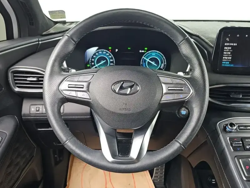 2023 Hyundai Santa Fe с пробегом 31 643 км