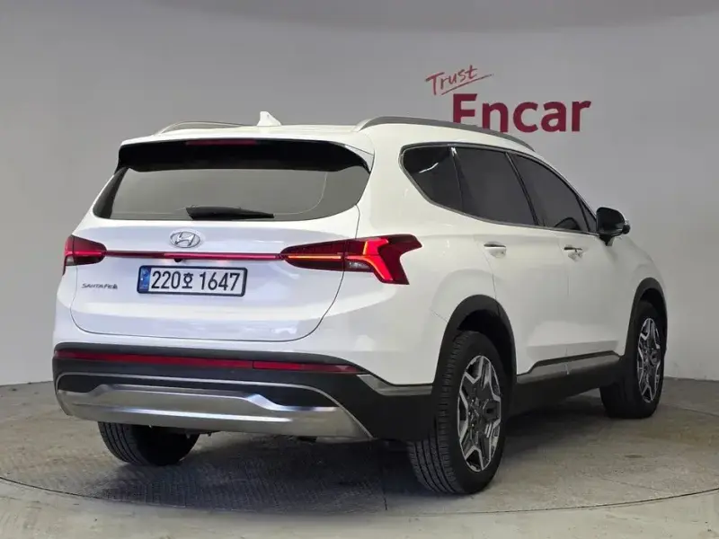 2023 Hyundai Santa Fe с пробегом 35 957 км