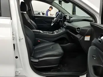 2023 Hyundai Santa Fe с пробегом 44 438 км