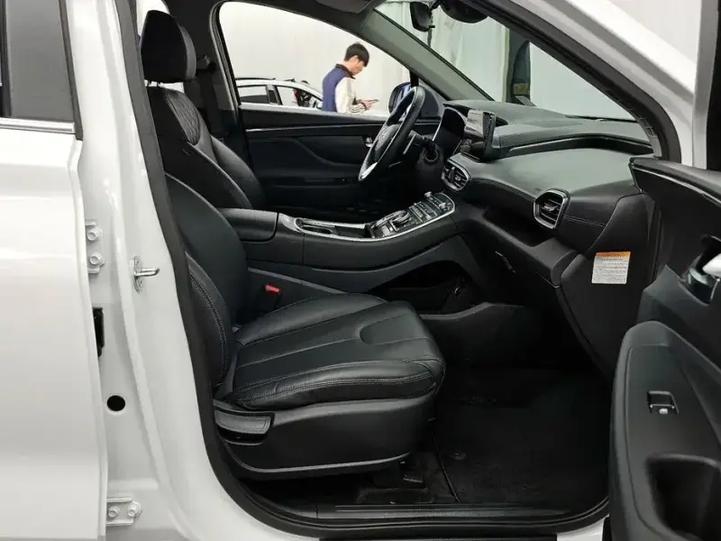 2023 Hyundai Santa Fe с пробегом 44 438 км