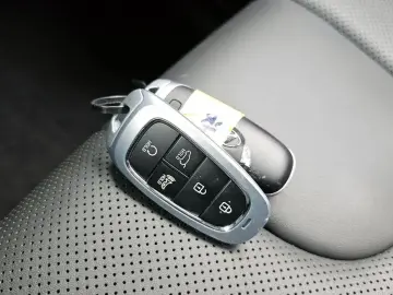 2023 Hyundai Santa Fe с пробегом 44 438 км