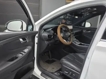 2023 Hyundai Santa Fe с пробегом 46 406 км