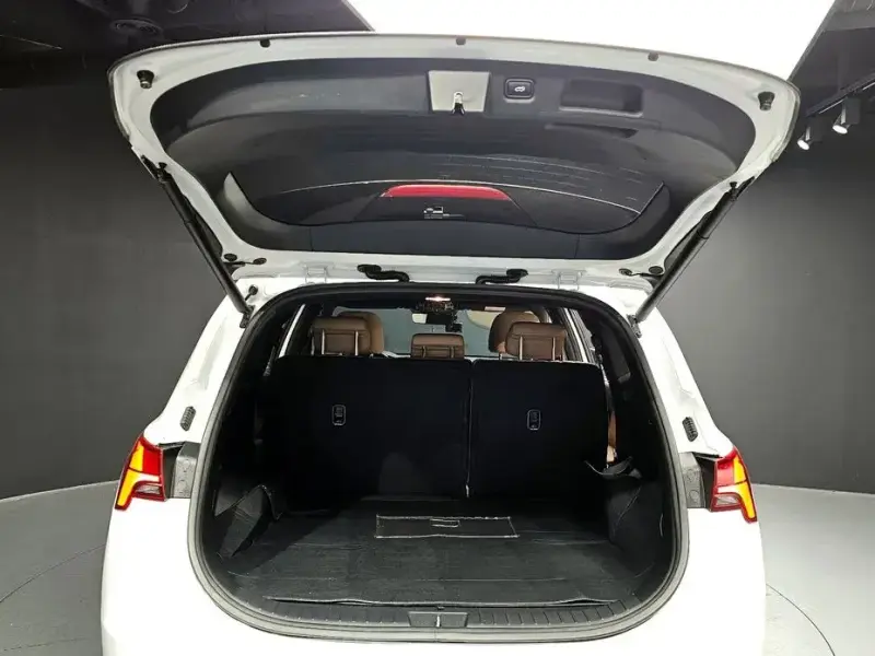 2022 Hyundai Santa Fe с пробегом 21 367 км