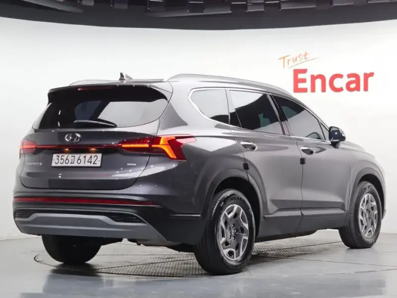 2023 Hyundai Santa Fe с пробегом 63 582 км