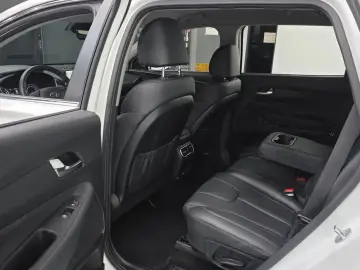 2023 Hyundai Santa Fe с пробегом 32 142 км