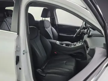 2023 Hyundai Santa Fe с пробегом 32 142 км