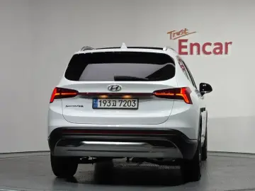 2023 Hyundai Santa Fe с пробегом 61 408 км