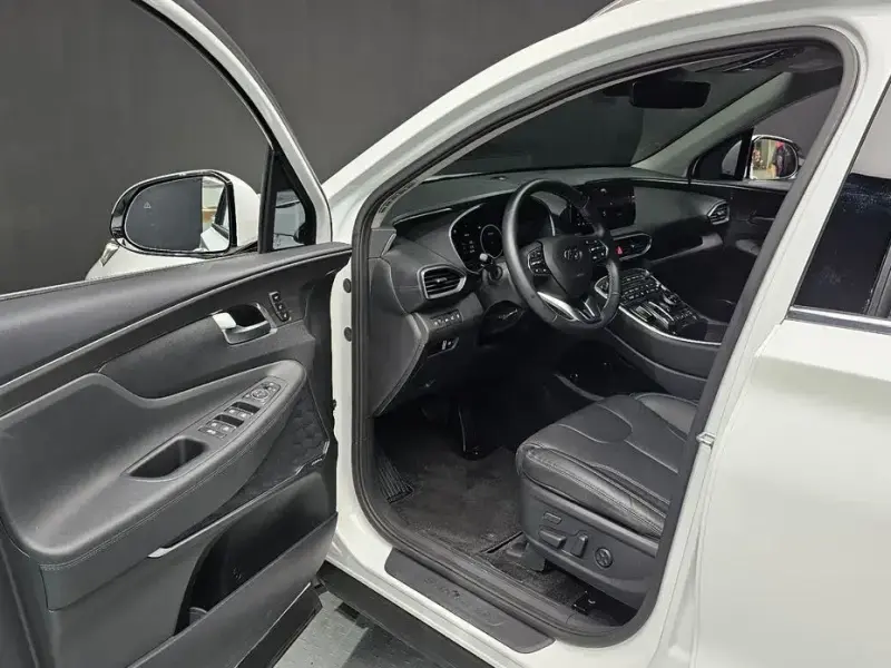2023 Hyundai Santa Fe с пробегом 22 066 км