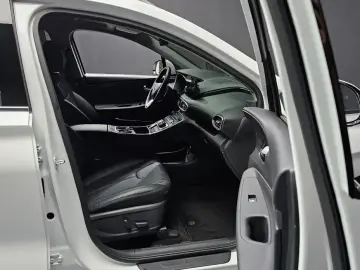 2023 Hyundai Santa Fe с пробегом 22 066 км