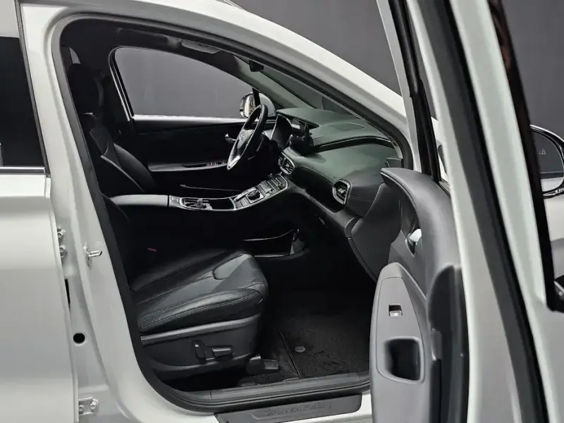 2023 Hyundai Santa Fe с пробегом 22 066 км