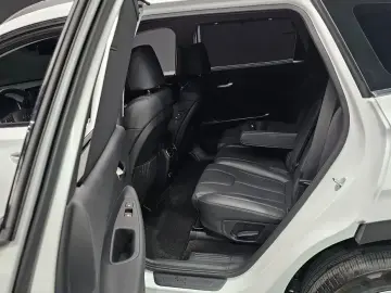 2023 Hyundai Santa Fe с пробегом 22 066 км