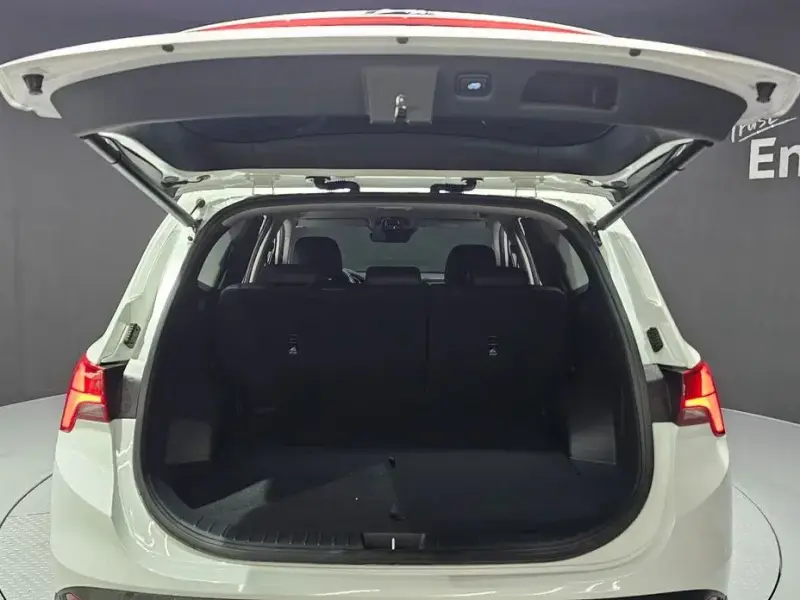 2023 Hyundai Santa Fe с пробегом 22 066 км
