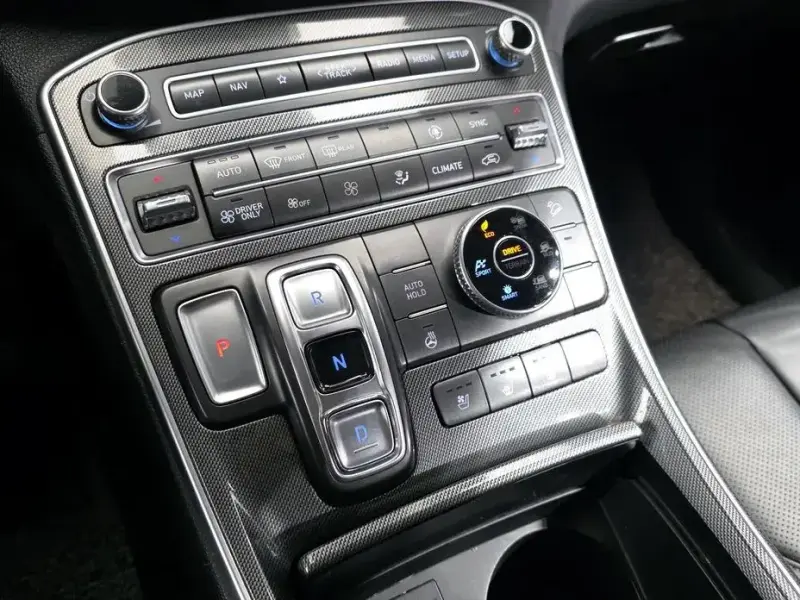 2022 Hyundai Santa Fe с пробегом 56 940 км
