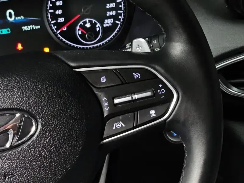 2023 Hyundai Santa Fe с пробегом 75 371 км