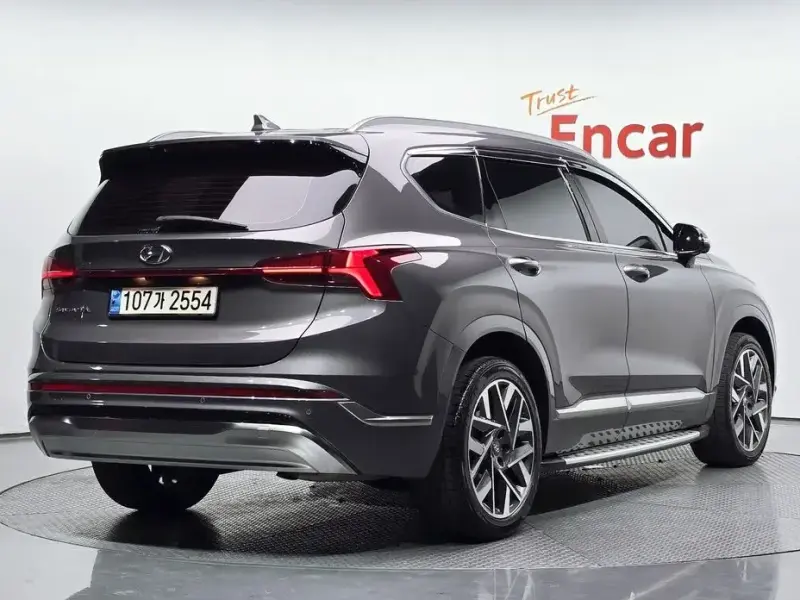 2023 Hyundai Santa Fe с пробегом 70 895 км