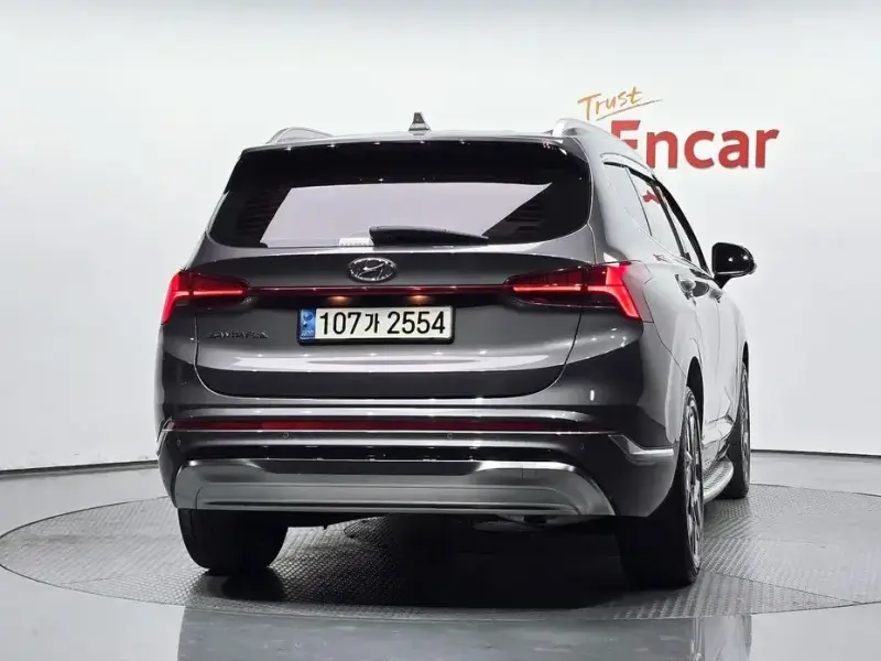 2023 Hyundai Santa Fe с пробегом 70 895 км