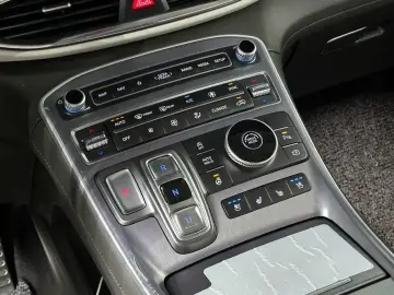 2023 Hyundai Santa Fe с пробегом 70 895 км