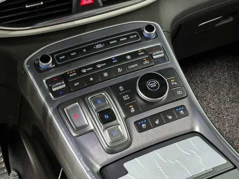 2023 Hyundai Santa Fe с пробегом 70 895 км