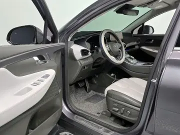 2023 Hyundai Santa Fe с пробегом 70 895 км