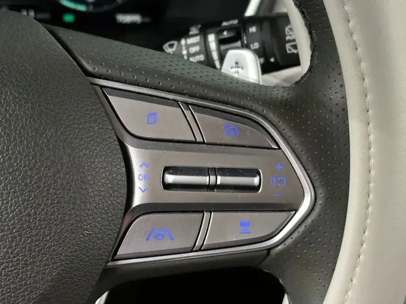 2023 Hyundai Santa Fe с пробегом 70 895 км