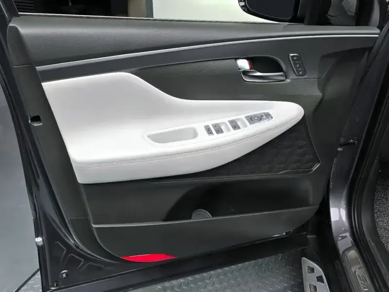2023 Hyundai Santa Fe с пробегом 70 895 км