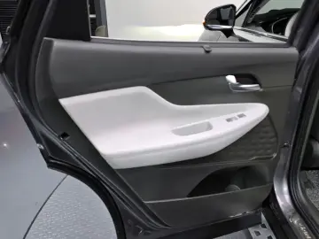 2023 Hyundai Santa Fe с пробегом 70 895 км