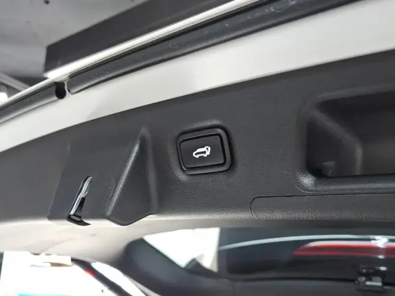 2023 Hyundai Santa Fe с пробегом 31 813 км