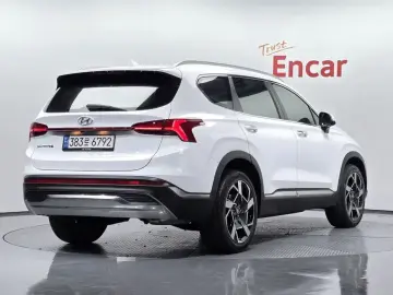 2023 Hyundai Santa Fe с пробегом 30 557 км