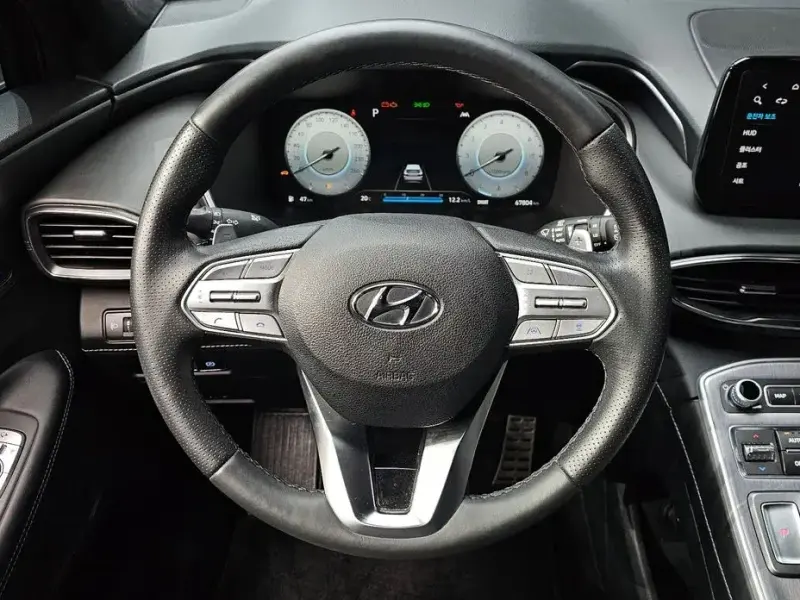 2023 Hyundai Santa Fe с пробегом 67 804 км
