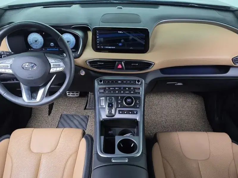 2023 Hyundai Santa Fe с пробегом 15 084 км